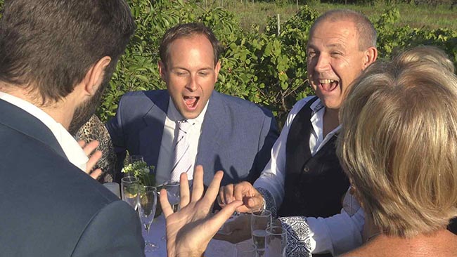 Surprise générale avec ce tour de magie de cartes magicien lyon mentaliste lyon
