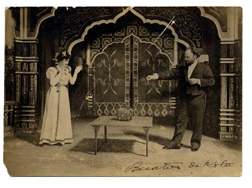 Grand illusion Buatier de Kolta Magicien Lyon mentaliste