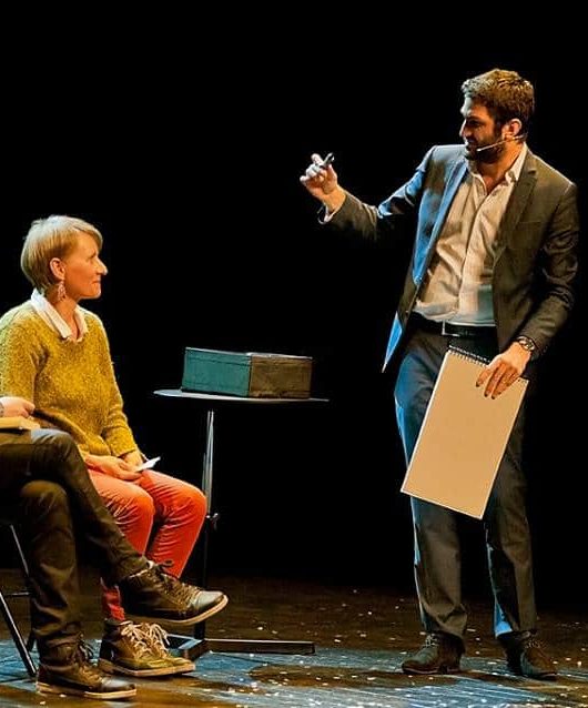 cropped-Spectacle-de-magie-à-Lyon.jpg