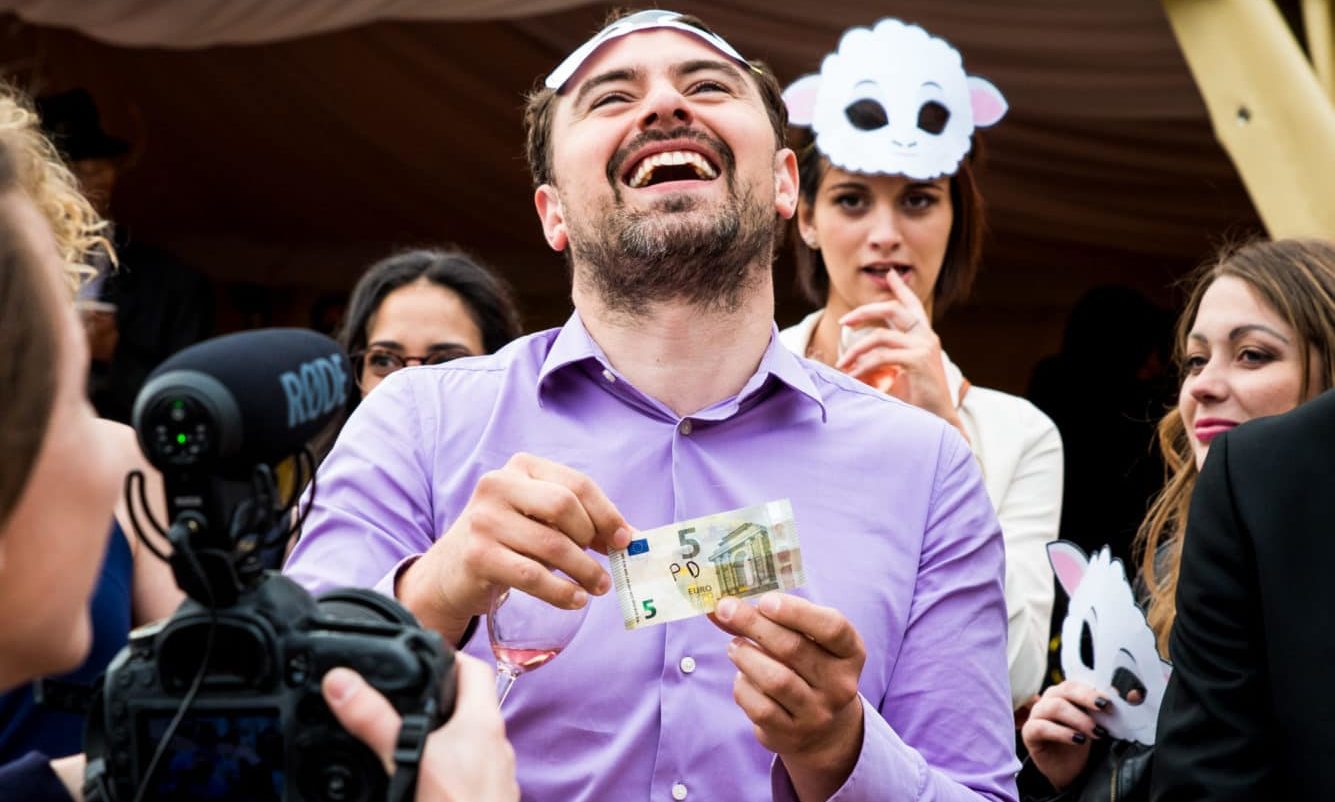 cropped-Magicien-à-Lyon-pour-annimer-votre-vin-dhonneur-1.jpg